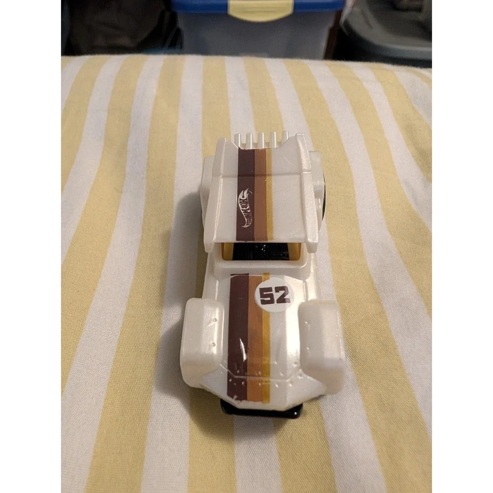 2015 Hot Wheels 100 HW Off-Road Bull Whip White Variant Race Truck CFG90